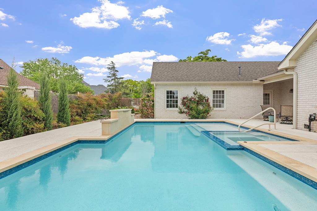 2208 Amberstone Property Photo