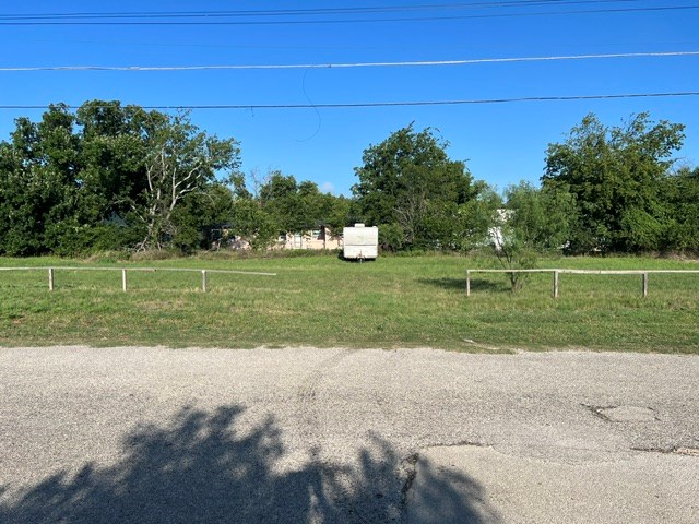 1904 S Cypress St Property Photo 4
