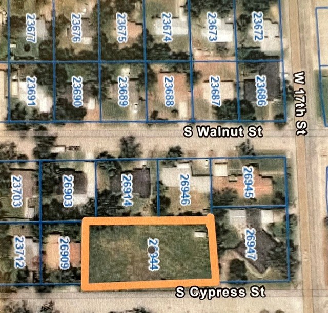 1904 S Cypress St Property Photo 9