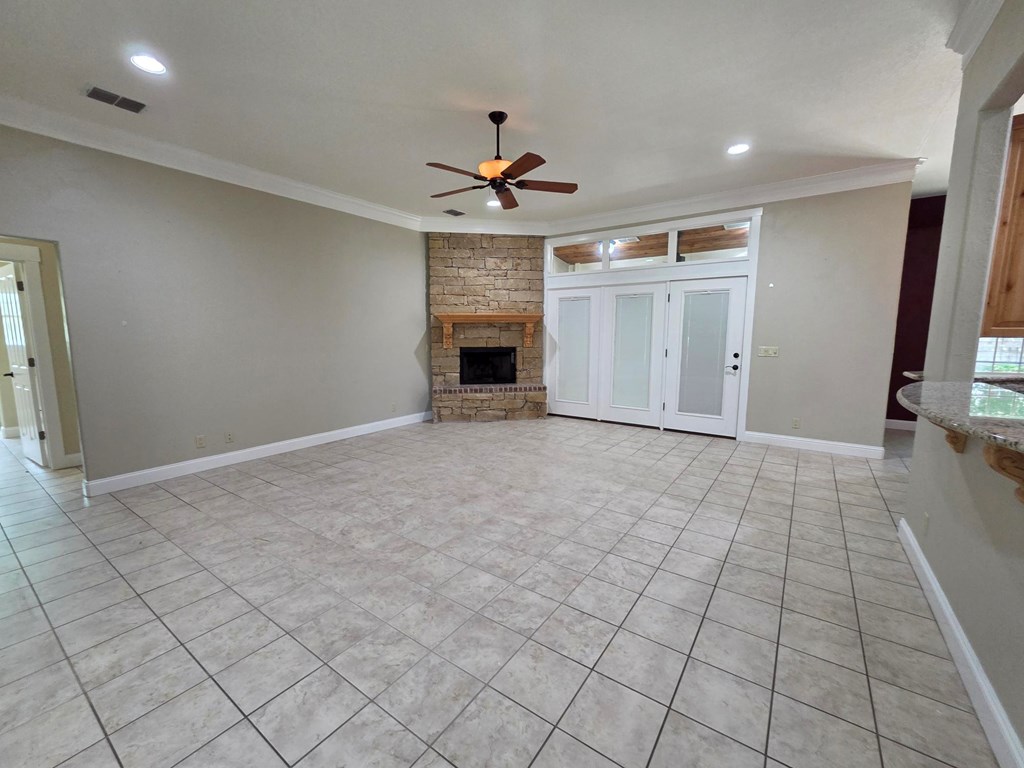 2150 Hedgestone Property Photo 3