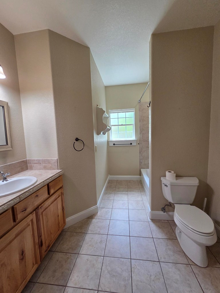 2150 Hedgestone Property Photo 8