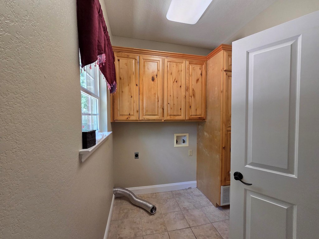 2150 Hedgestone Property Photo 14