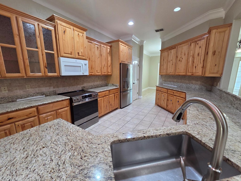 2150 Hedgestone Property Photo 15