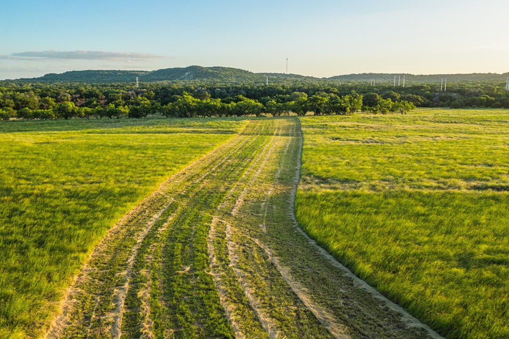 3841 W Us Hwy 290 Property Photo 44