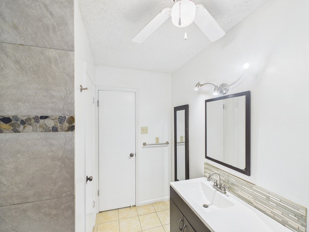 328 Glenmoor Dr Property Photo 20