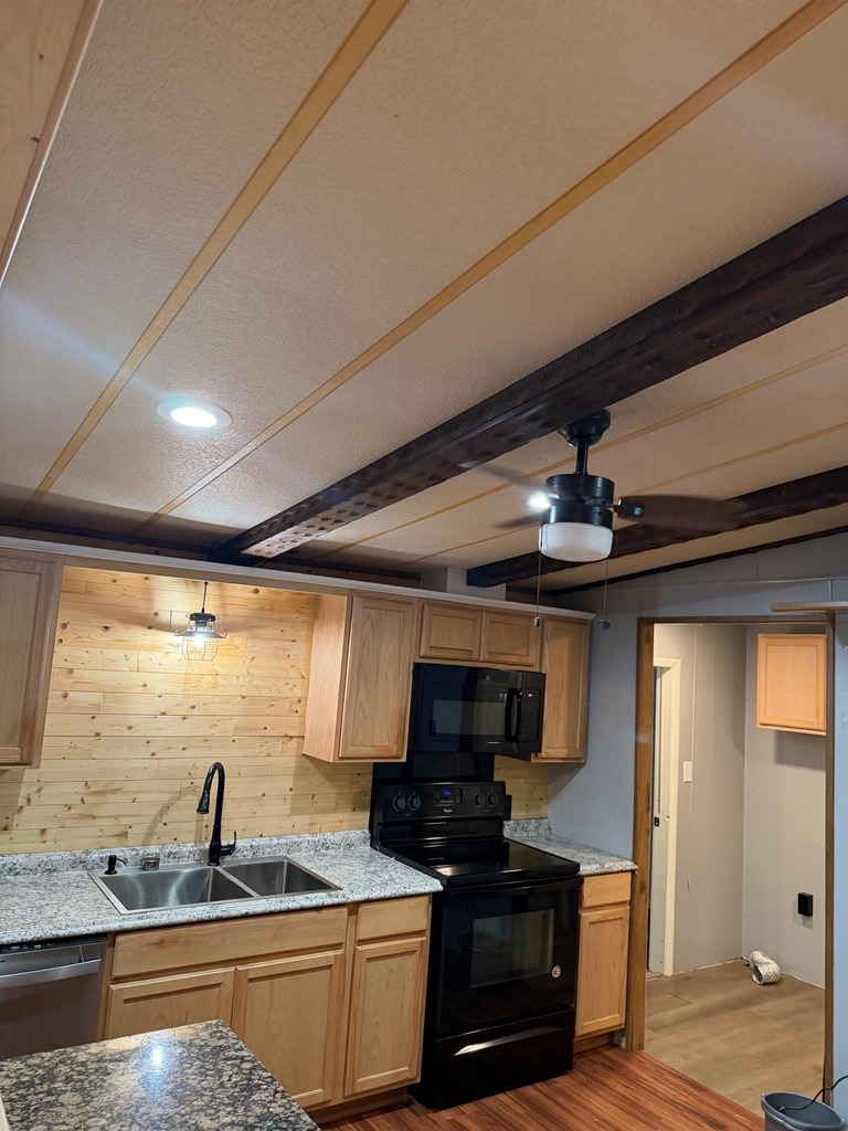 172 Sleepy Hollow Property Photo 13
