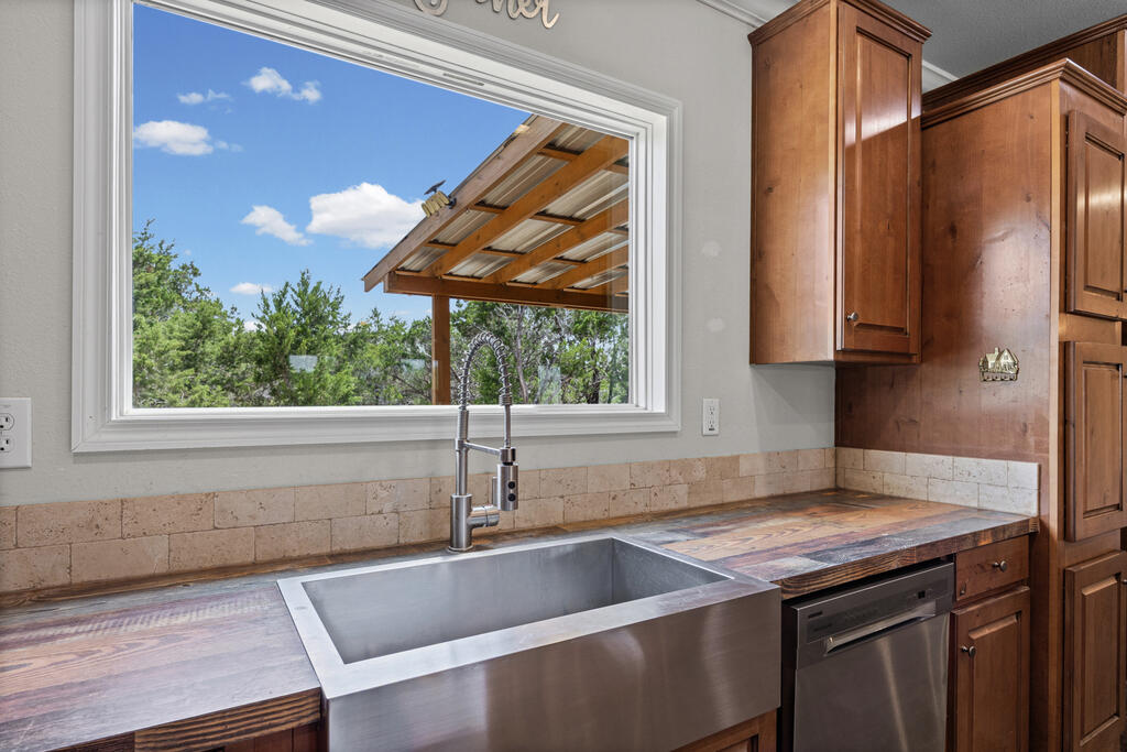 7870 Ranch Rd 165 Property Photo 12