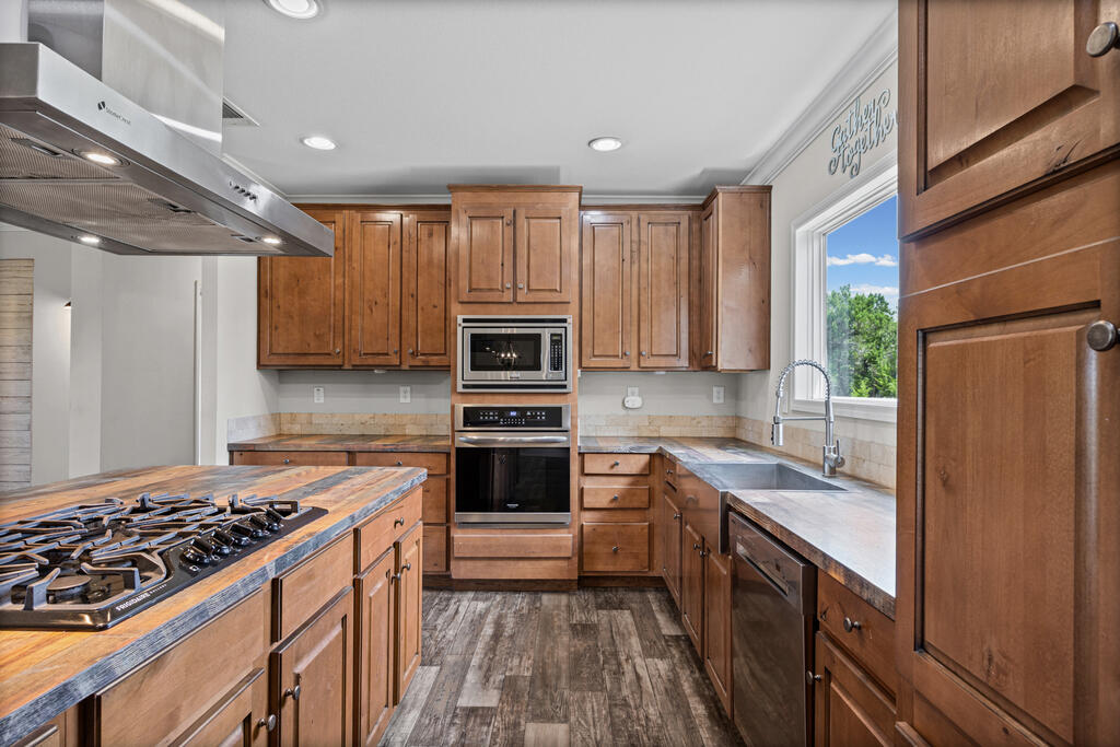 7870 Ranch Rd 165 Property Photo 14
