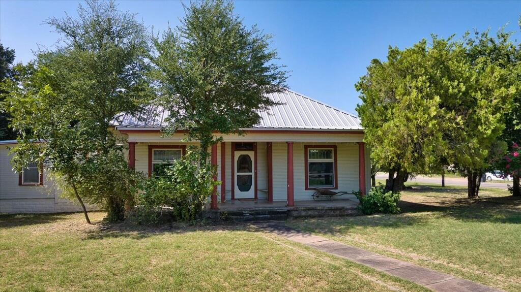 205 Austin St Property Photo 1