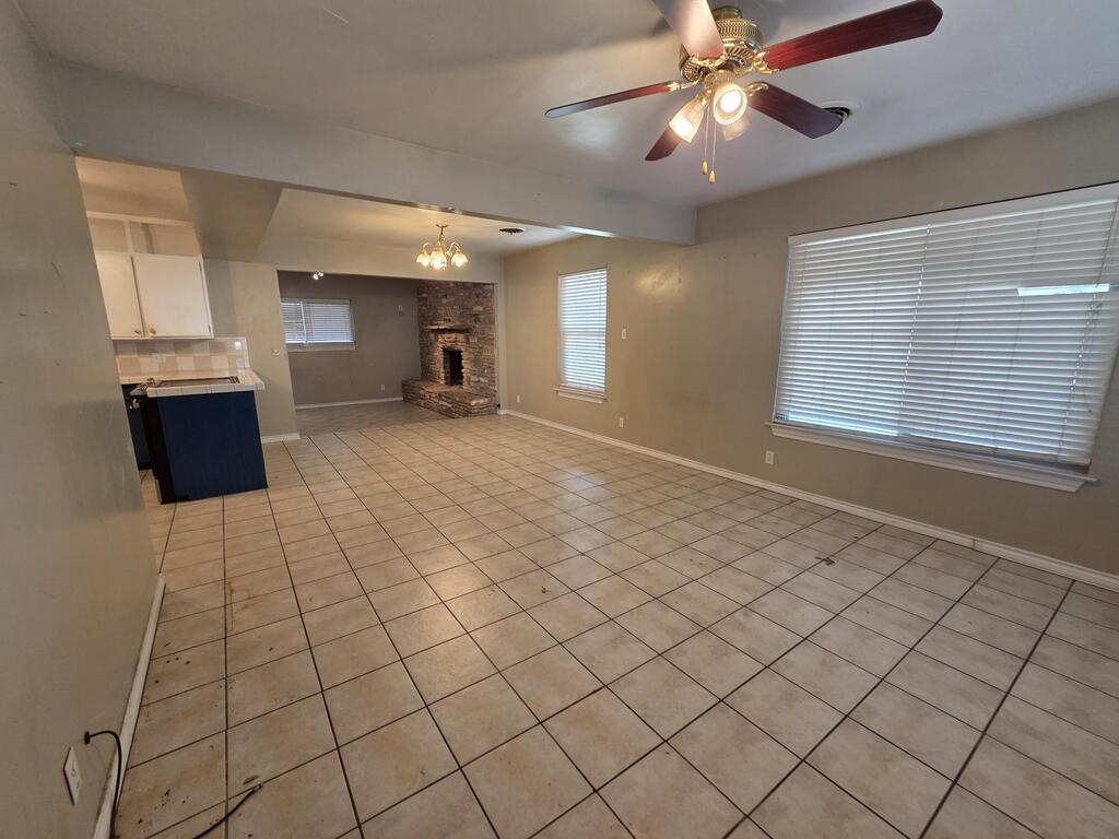 333 W Nimitz St Property Photo 3