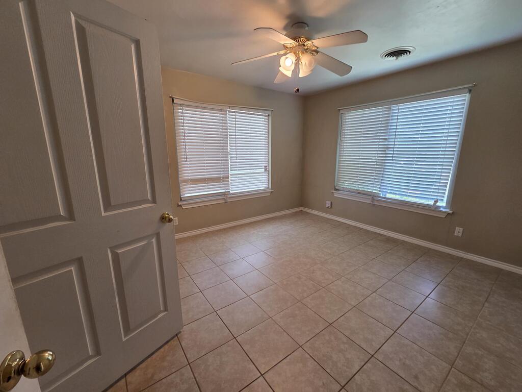 333 W Nimitz St Property Photo 11
