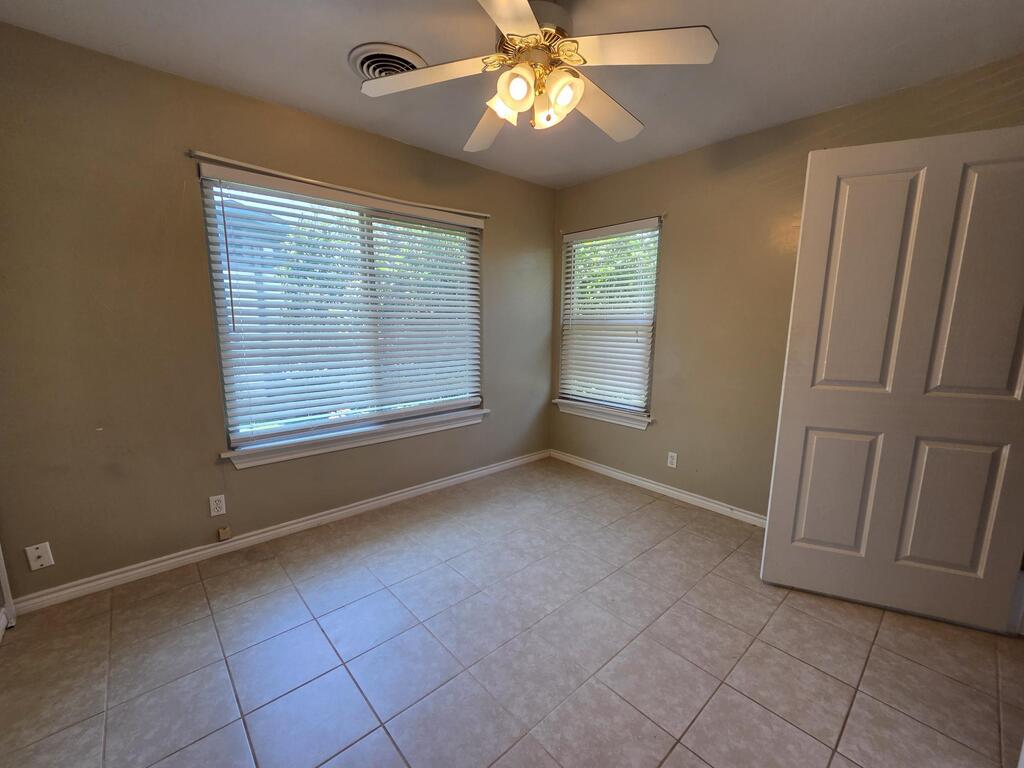 333 W Nimitz St Property Photo 13