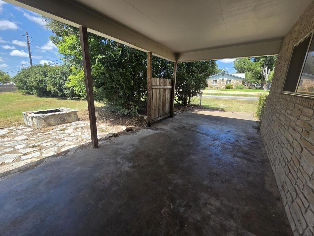 333 W Nimitz St Property Photo 17