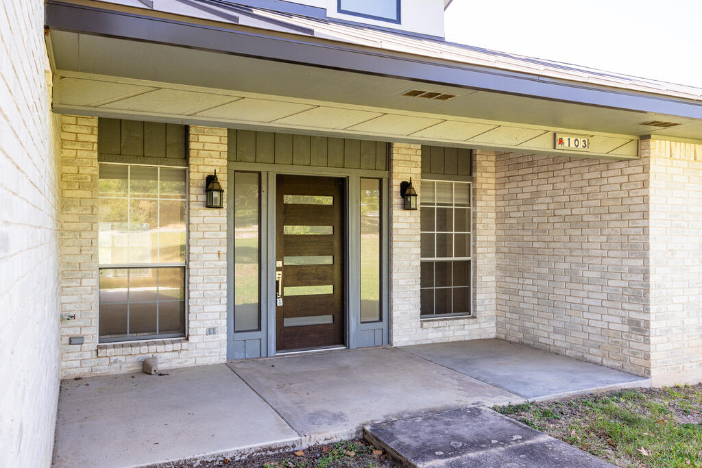 103 Crockett Dr. Property Photo 5