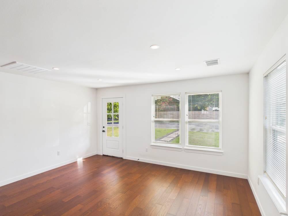 313 Fulton St Property Photo 5