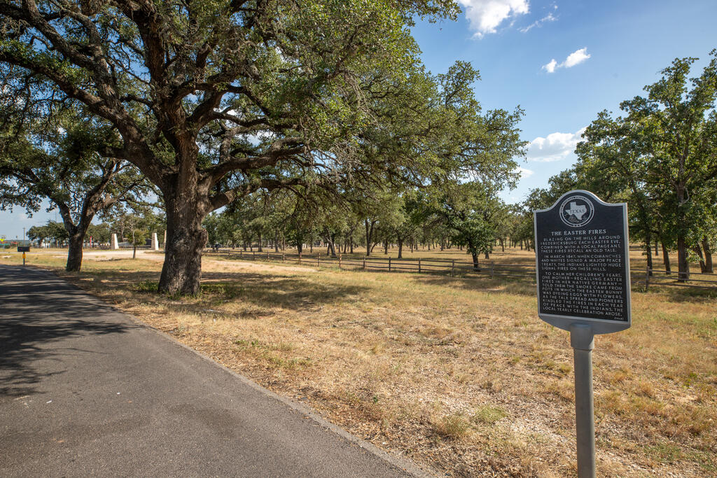 3600 E Us Hwy 290 Property Photo