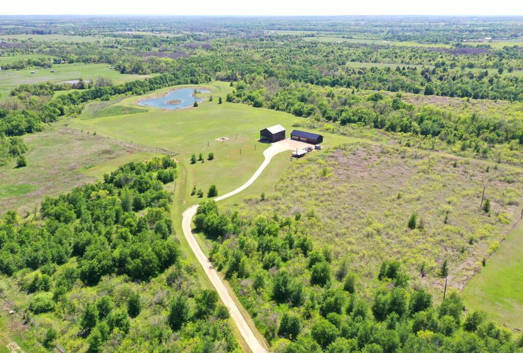 4201 County Rd 463 Property Photo 1
