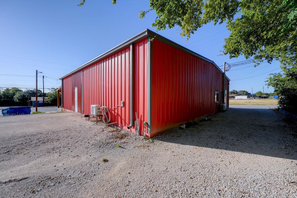 1301 Property Photo 32