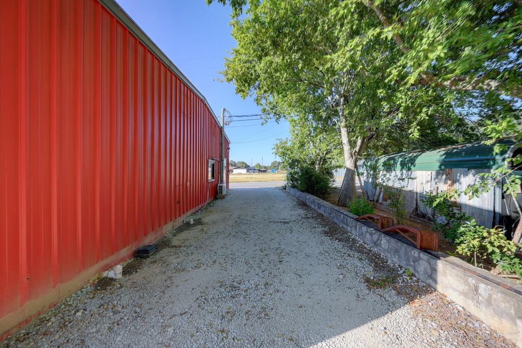 1301 Property Photo 33