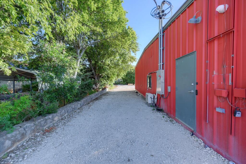 1301 Property Photo 35