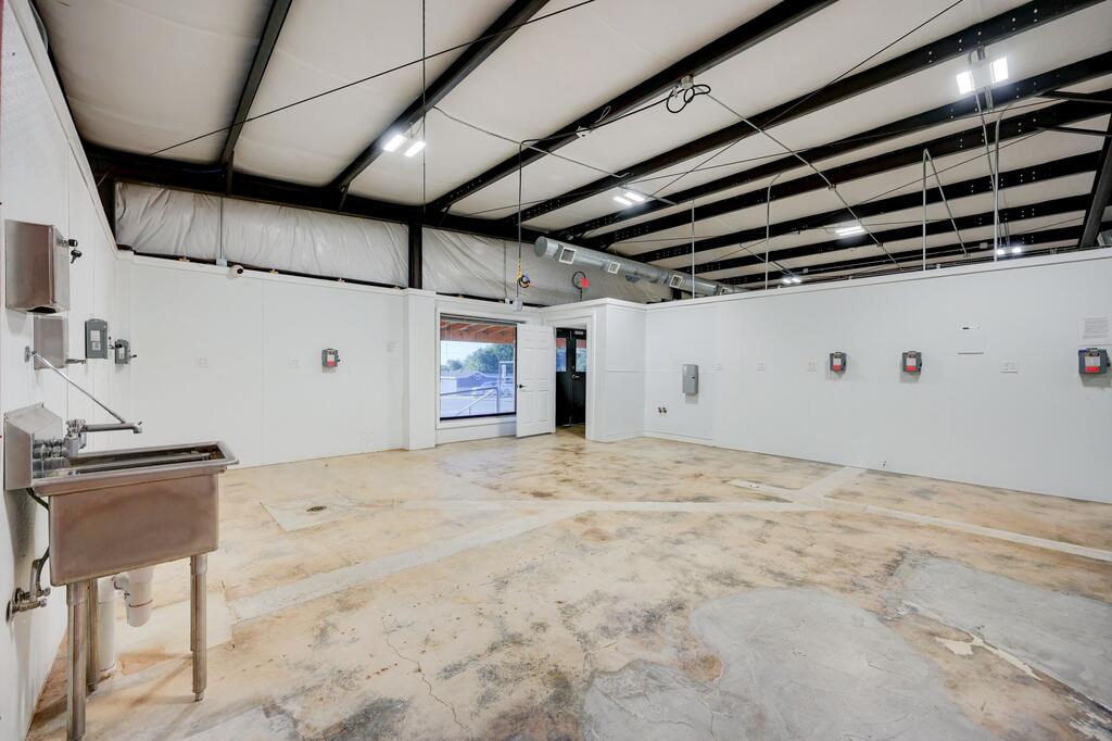 1301 Property Photo 41