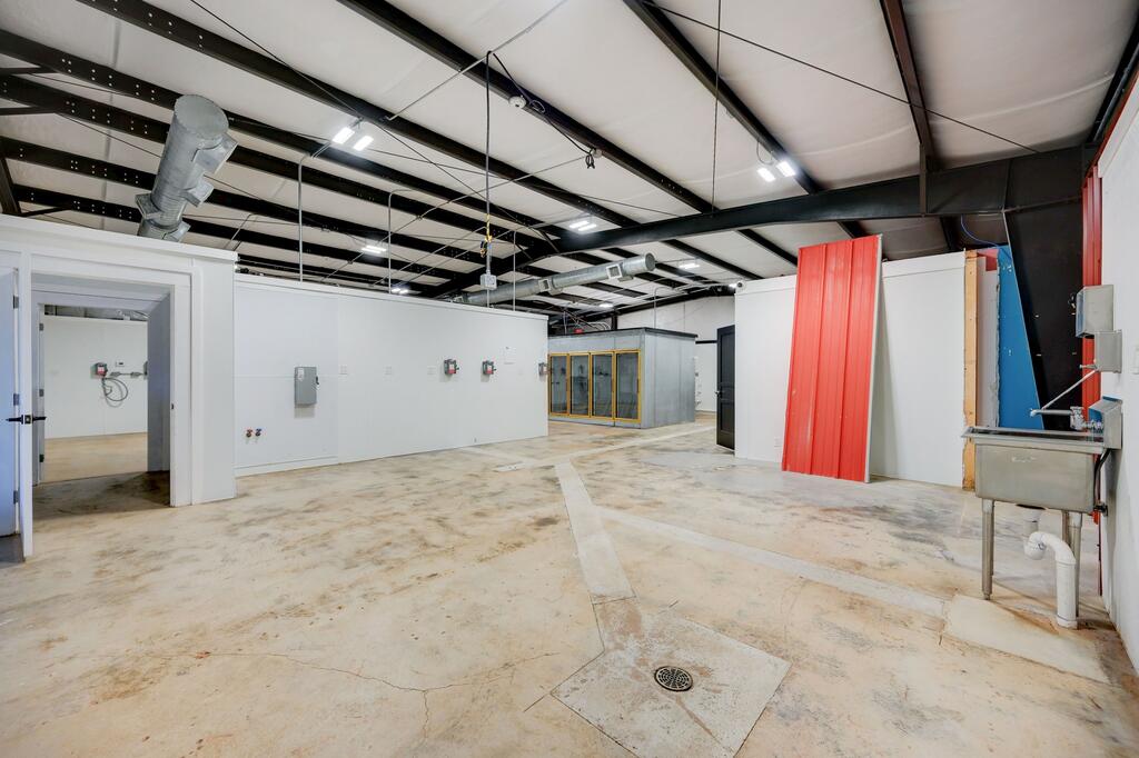 1301 Property Photo 42