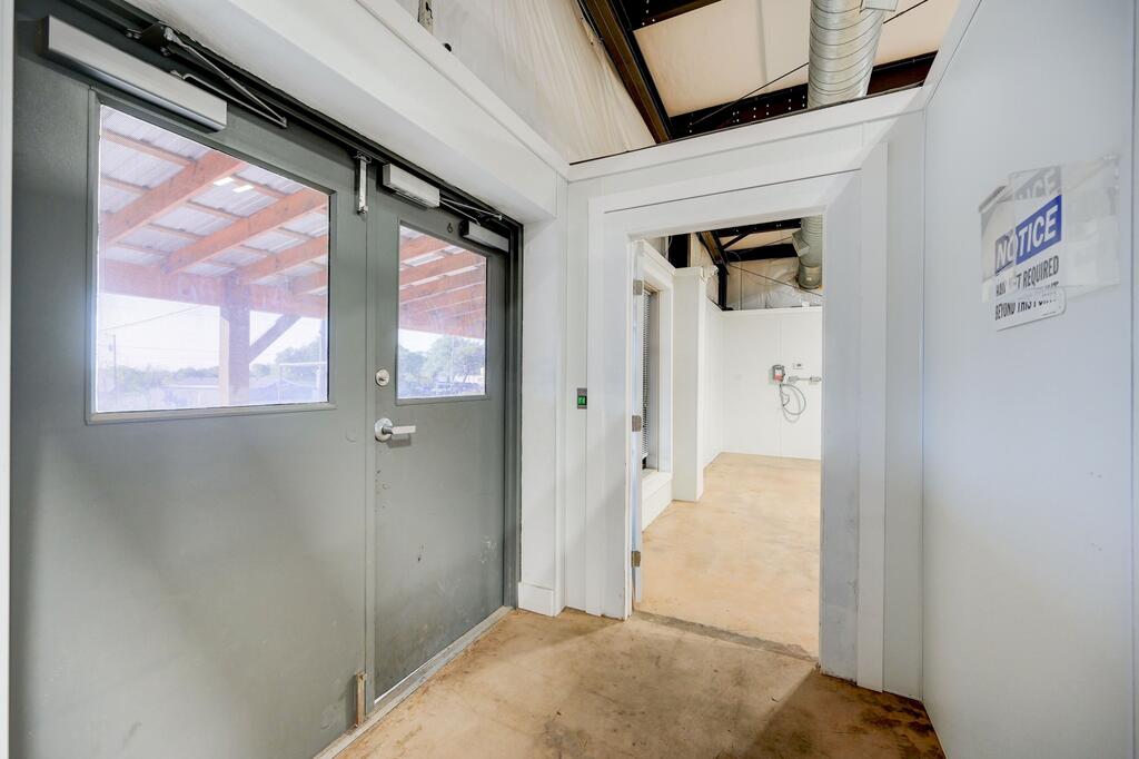 1301 Property Photo 44
