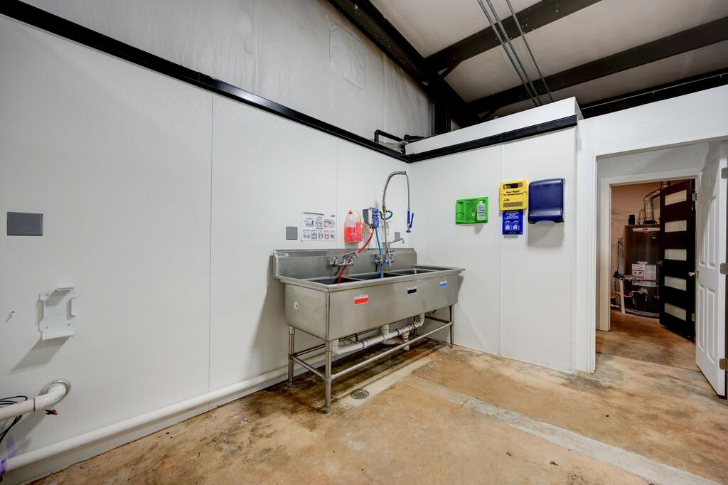 1301 Property Photo 46