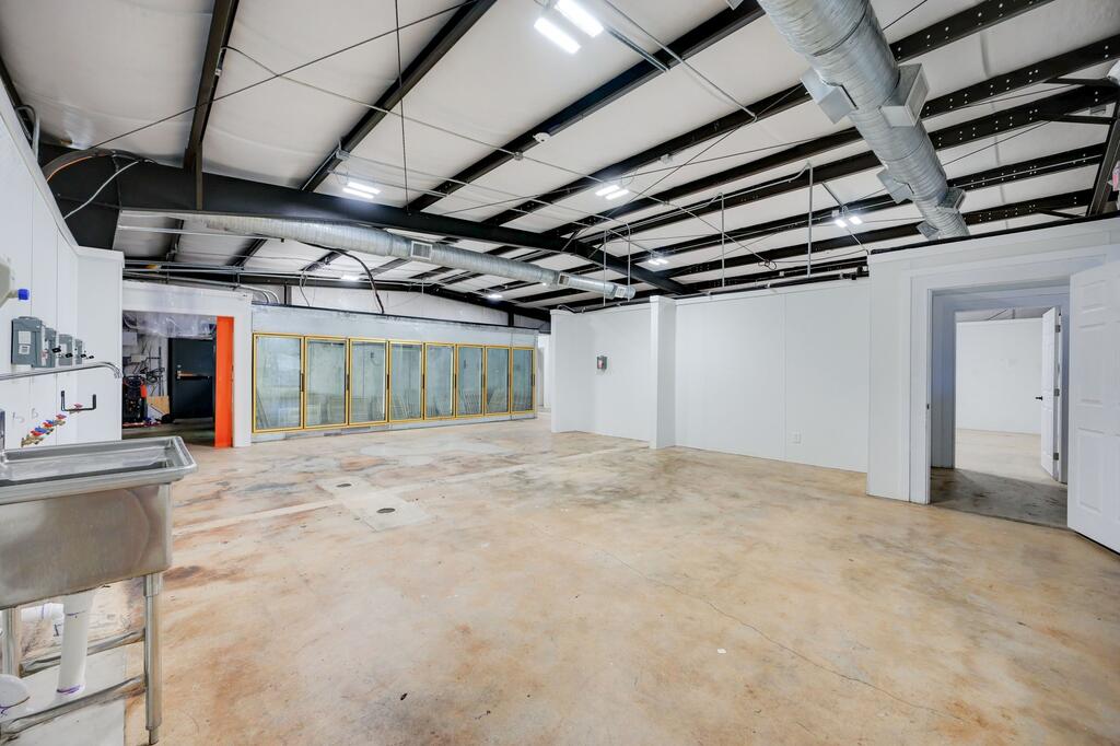 1301 Property Photo 49
