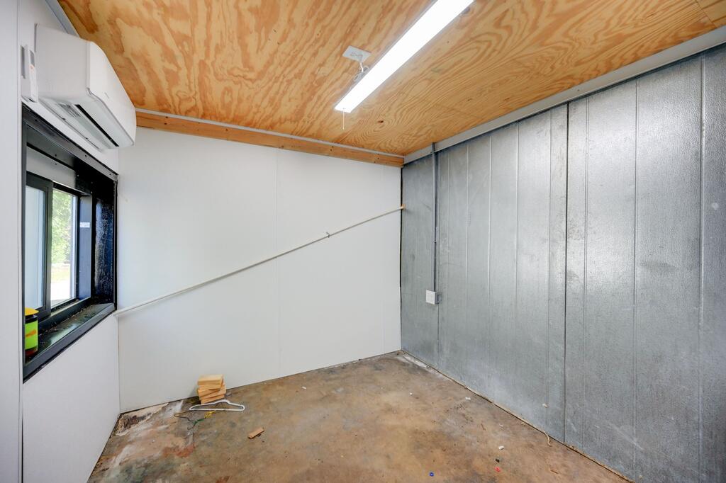 1301 Property Photo 59