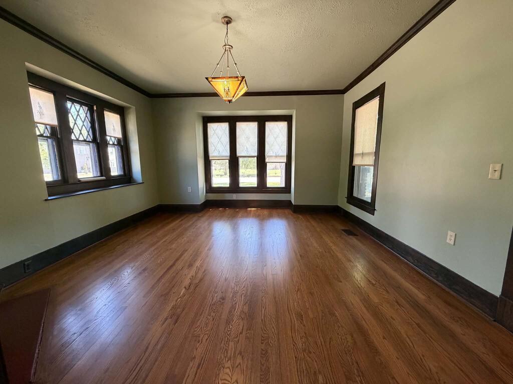 1102 S College St Property Photo 11
