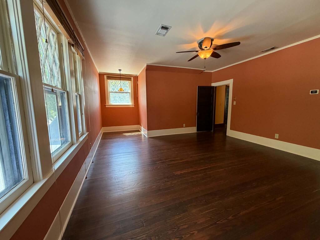 1102 S College St Property Photo 34