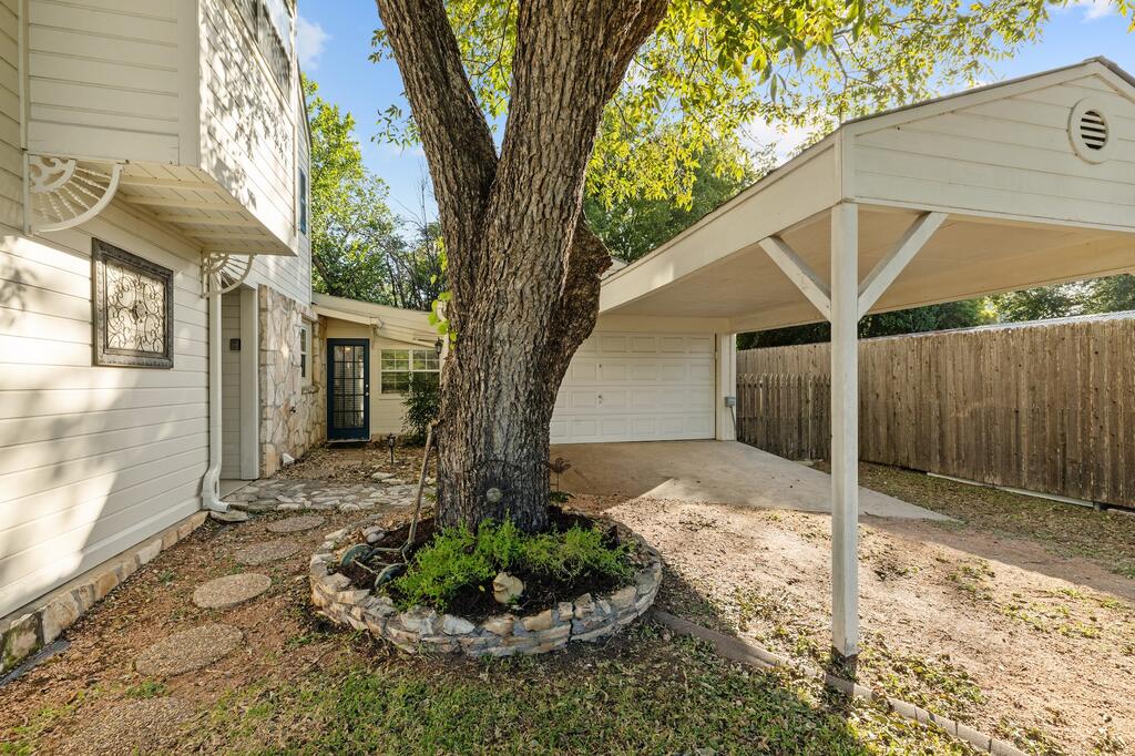305 S Orange St Property Photo 6