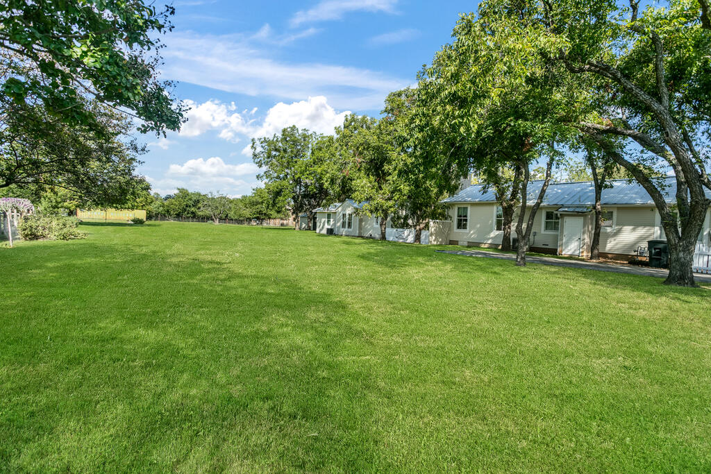 408 Fulton St Property Photo 6