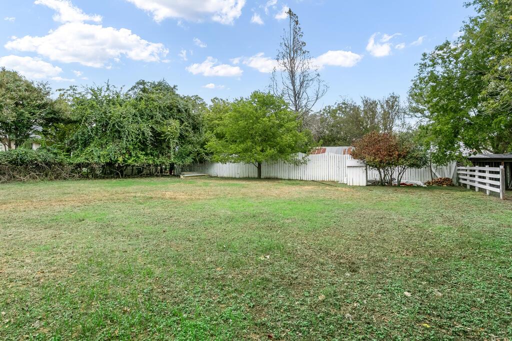 404 Fulton St Property Photo 2