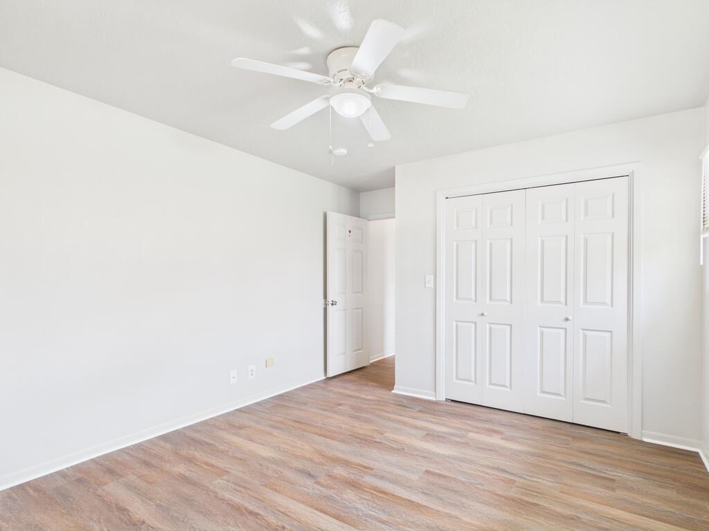1018 Avenue B Property Photo 10