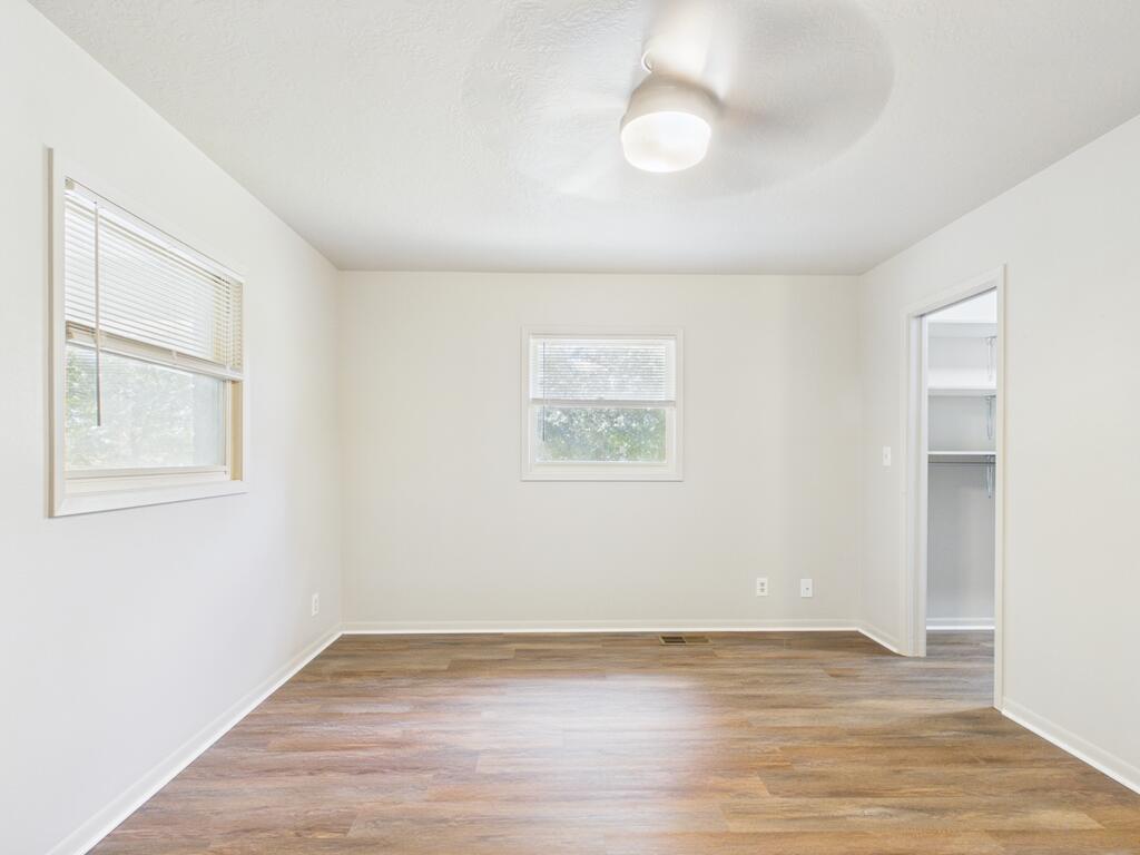 1018 Avenue B Property Photo 16