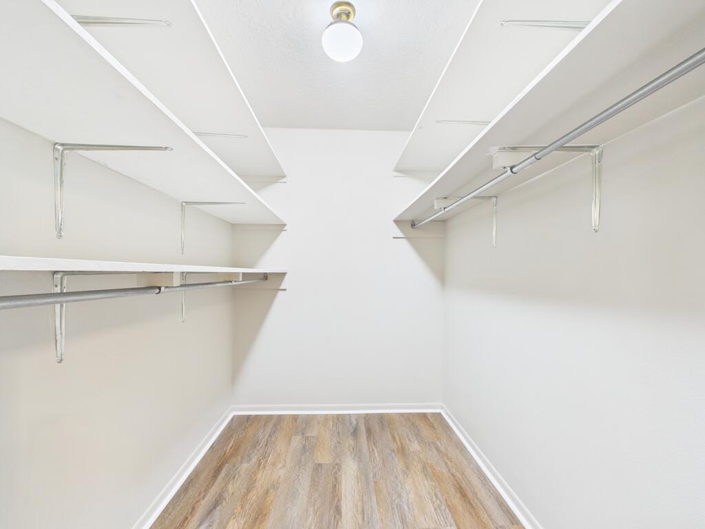 1018 Avenue B Property Photo 19
