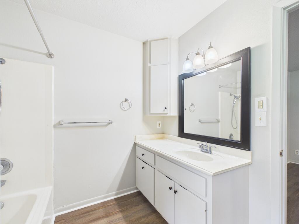 1018 Avenue B Property Photo 20
