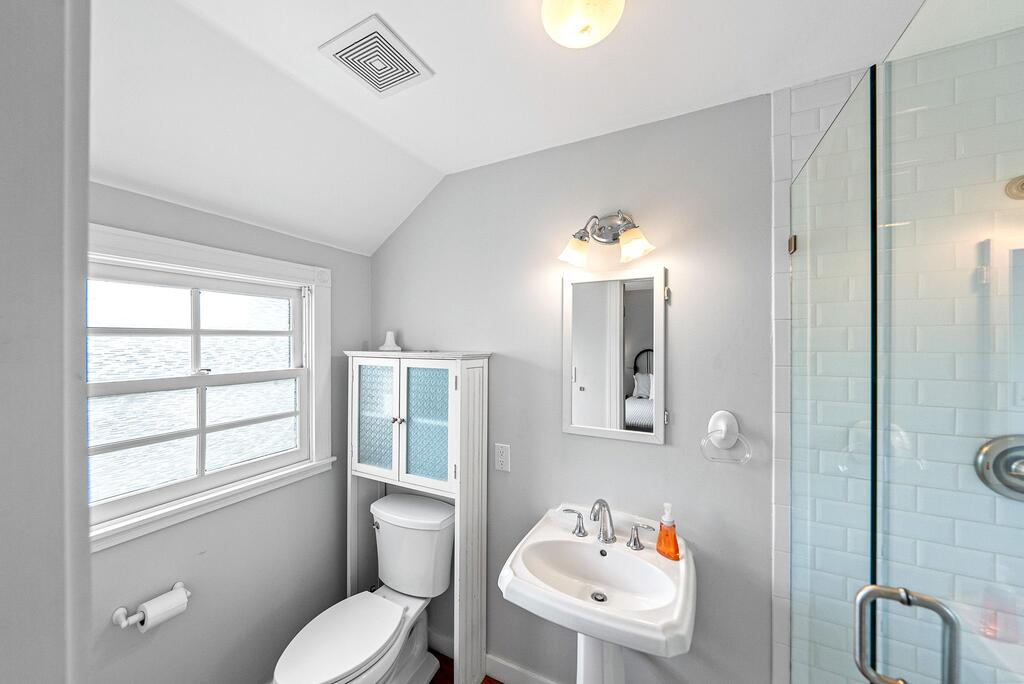 204 N Acorn St Property Photo 30