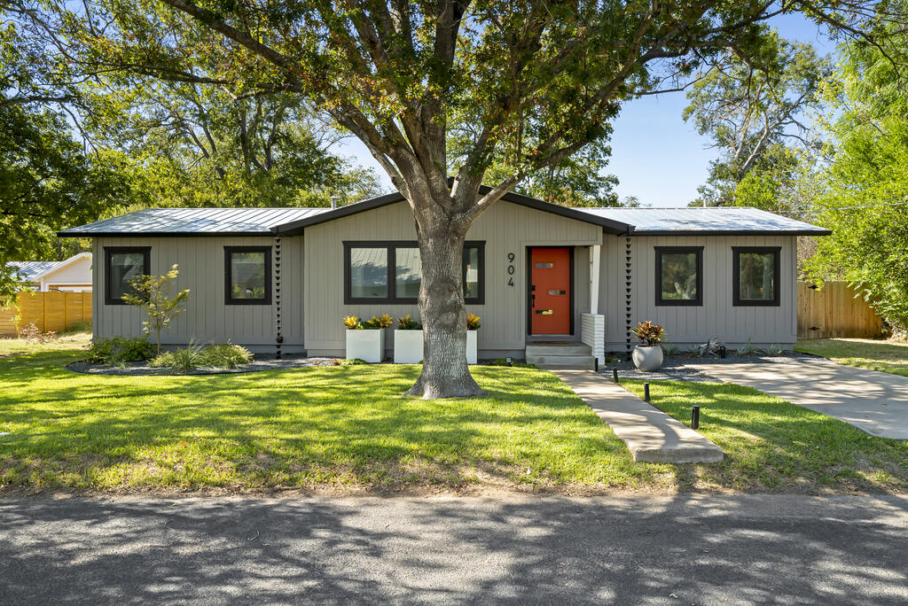 904 N Orange St Property Photo 35