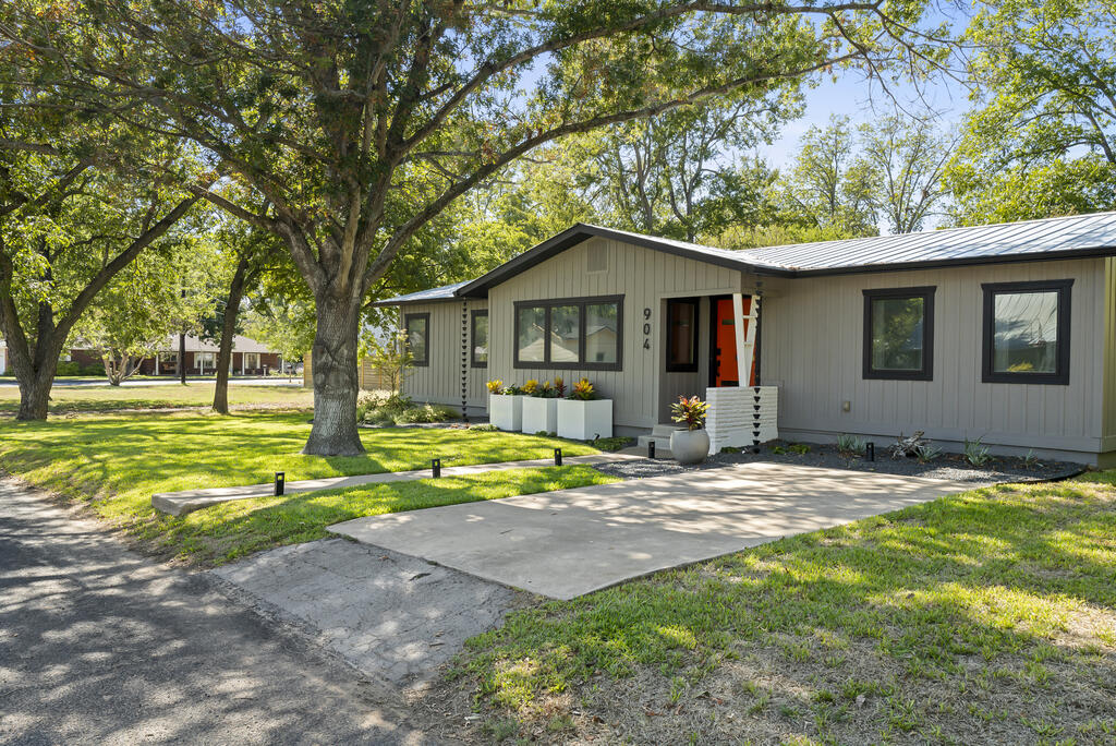 904 N Orange St Property Photo 37