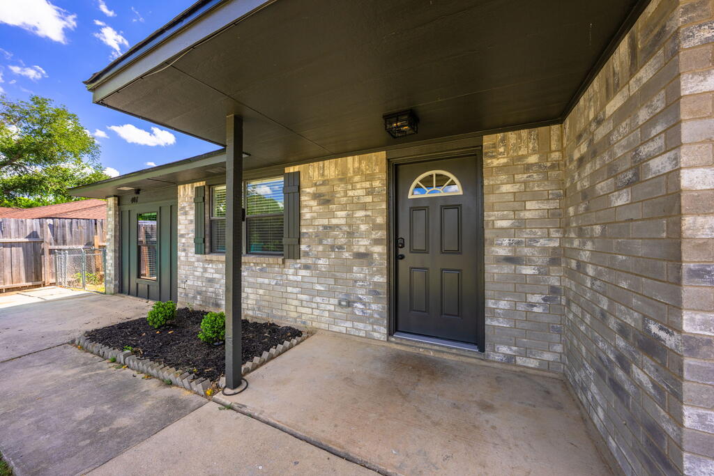 407 Peterson Dr # 407 Property Photo 4