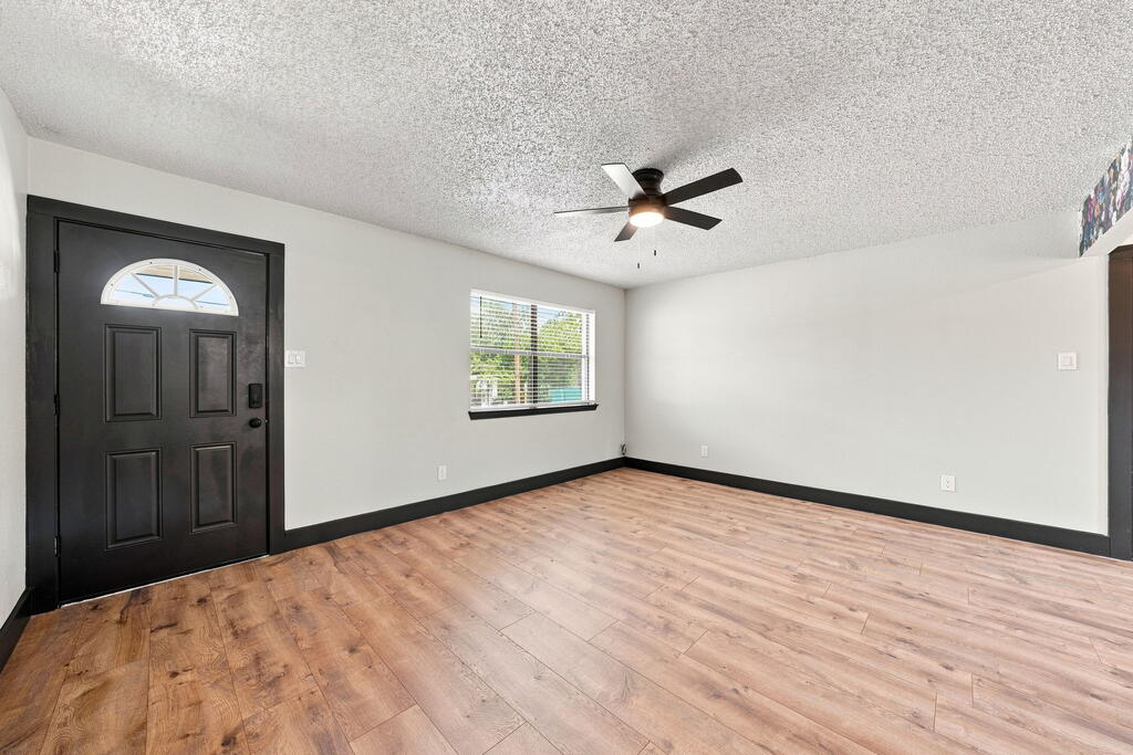 407 Peterson Dr # 407 Property Photo 5