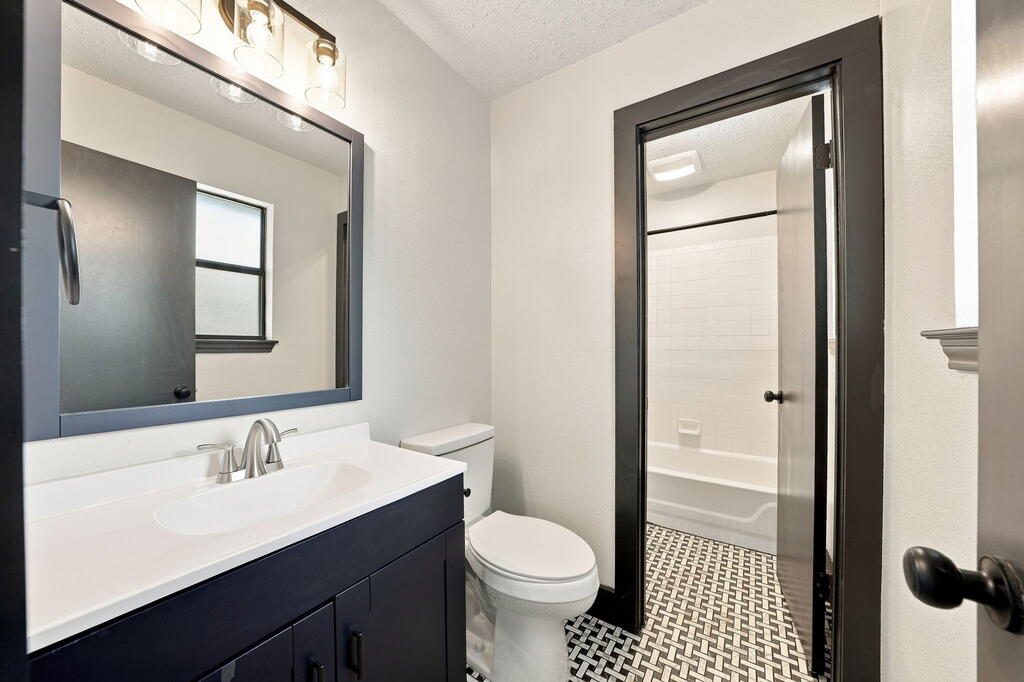 407 Peterson Dr # 407 Property Photo 20