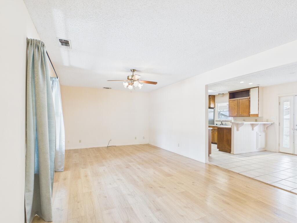 607 S Columbus Property Photo 2