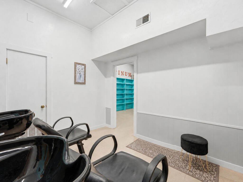 812 N Llano St Property Photo 27