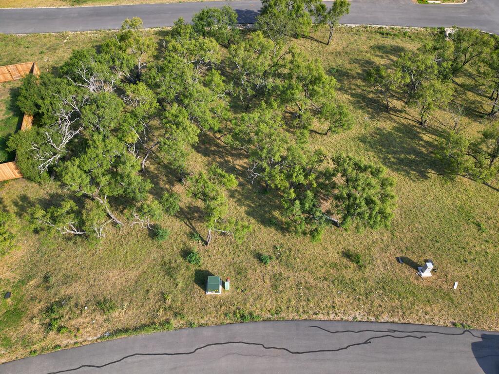 76 Arch Ray Lp Property Photo 3
