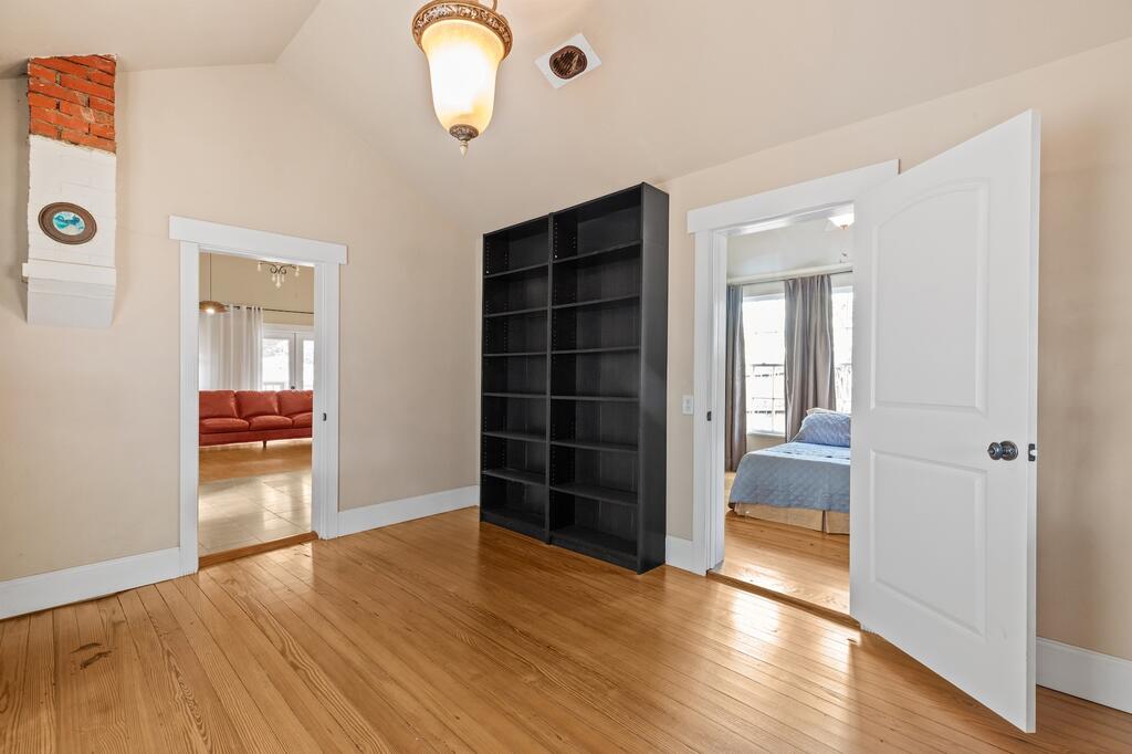 606 Franklin Property Photo 10