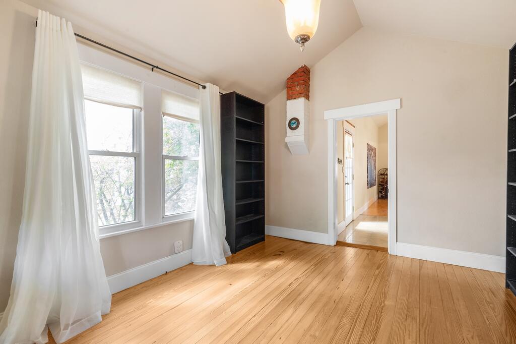 606 Franklin Property Photo 11